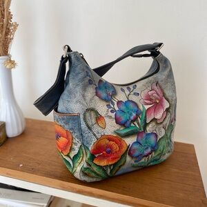 Anuschka Classic hobo bag with side pockets